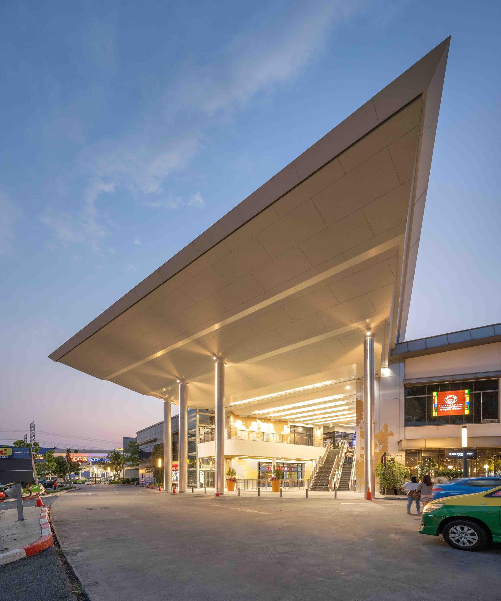 New Drop-off Canopy at the existing zone of Mega Foodwalk is now complete